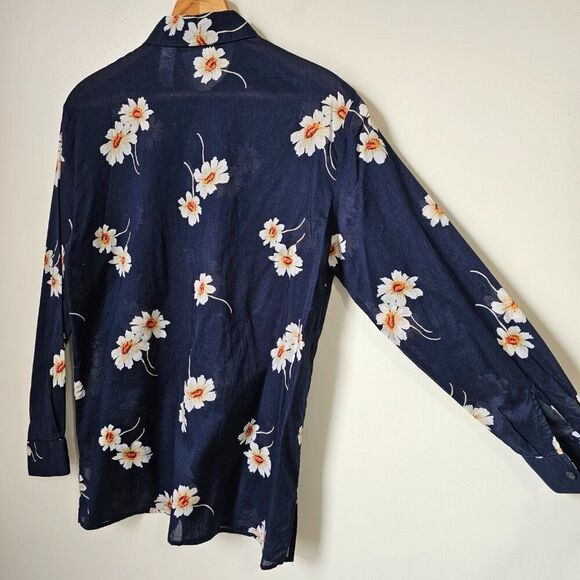 EUC LIKE NEW LIZ CLAIBORNE BLUE WHITE FLORAL BUTTON DOWN SHIRT SIZE M - Picture 3 of 12